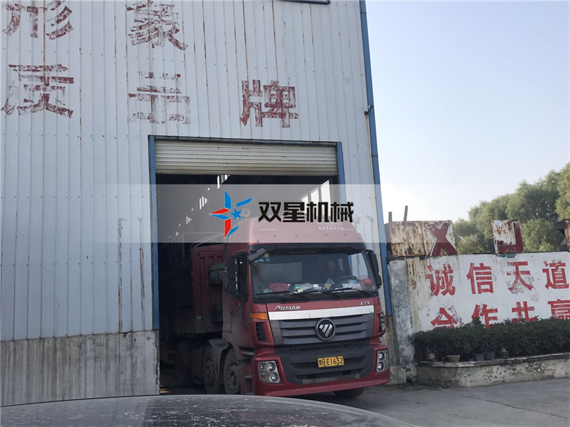 1800型鋁合金破碎機設備發貨現場