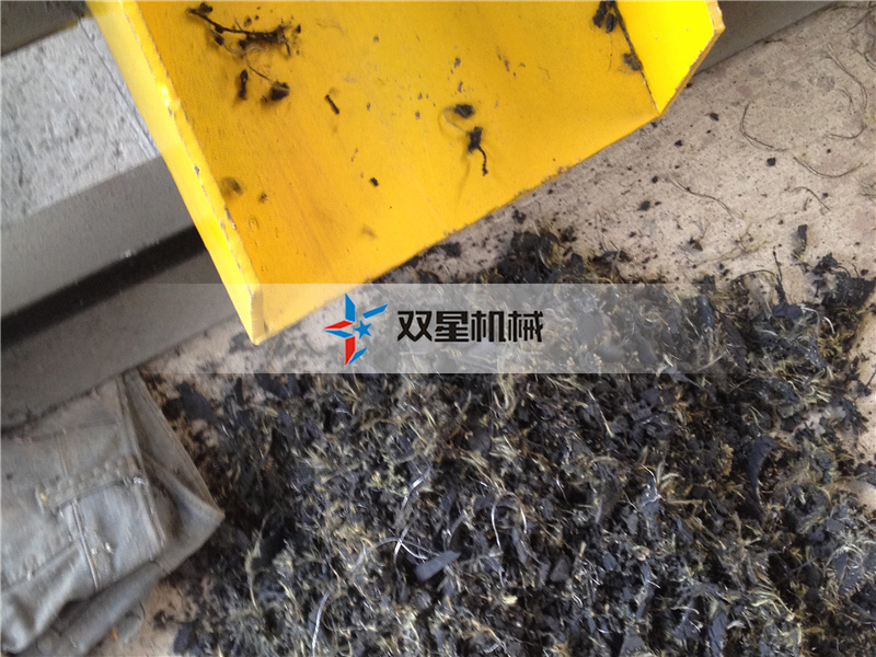 橡膠破碎機鋼絲分離設備試機發貨