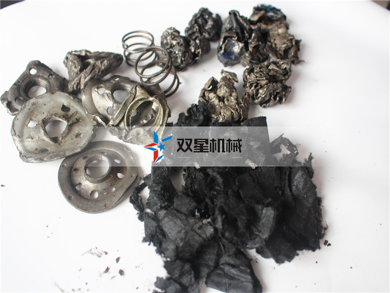 機油濾芯破碎機設備生產現場