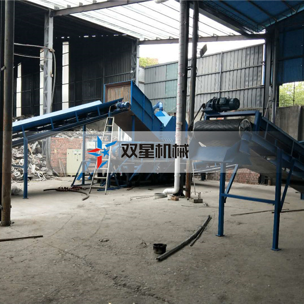 廢鋼破碎機現場