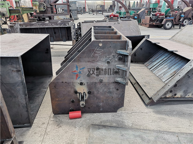 廢鋼破碎機生產現場