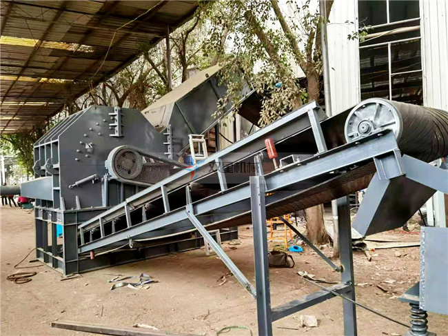 廢鋁破碎機生產線上?？蛻粼O備現場實拍