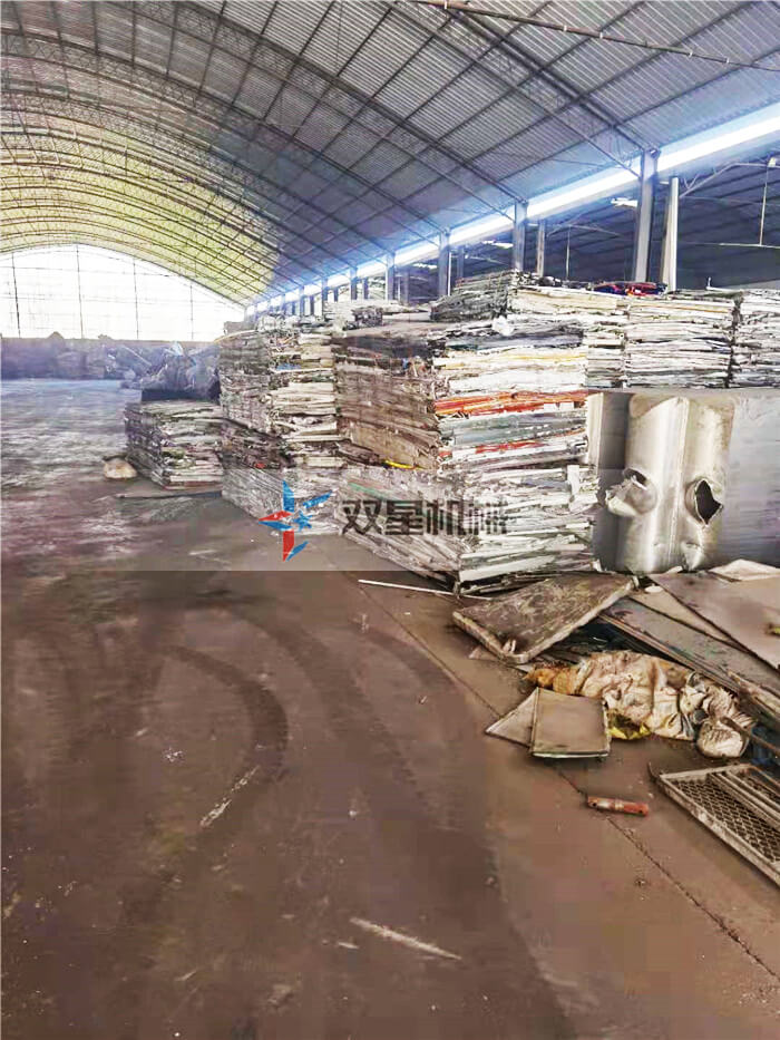 斷橋鋁破碎機生產線上?？蛻衄F場實拍