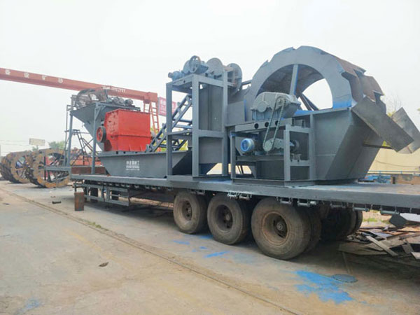 移動破碎機的皮帶在運行的時候應及時進行調整