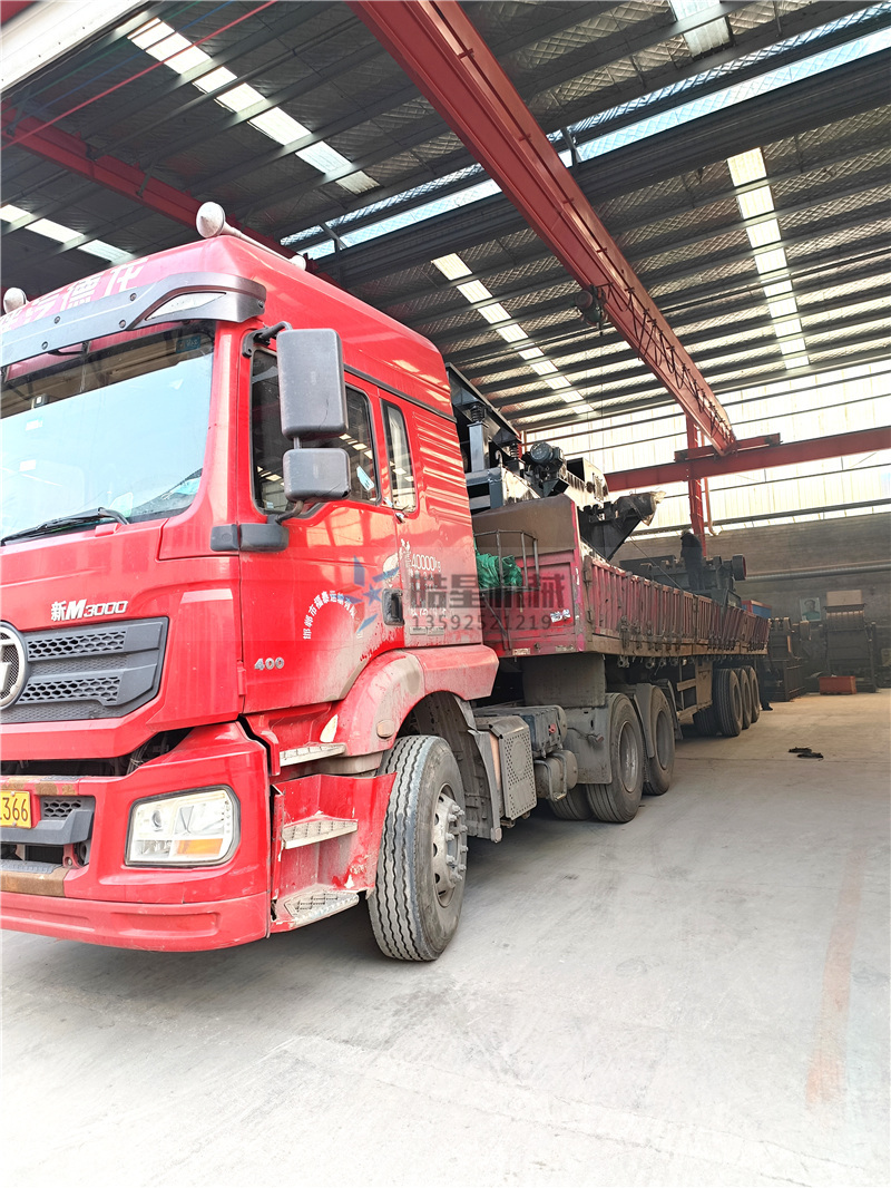 1300型<a  target='_blank'><span>廢鋁破碎機</span></a><a  target='_blank'><span>斷橋鋁破碎機</span></a>設備發往河北